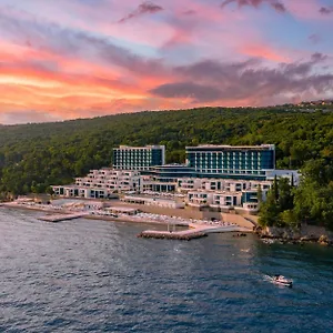 hilton-rijeka-costabella-beach-resort-and-spa.primorje-gorskikotar.com/